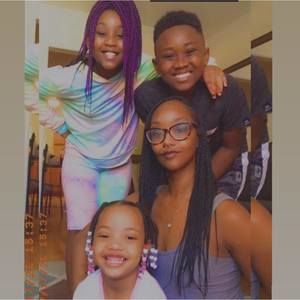 Meet your Posher, Bonita